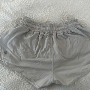 Lululemon hottyhot shorts white